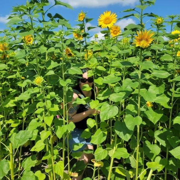 Meet your Posher, Jenn - Picture 1 of 1